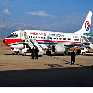 吴圩航空托运航空快运业稳步发展的原因是什么？